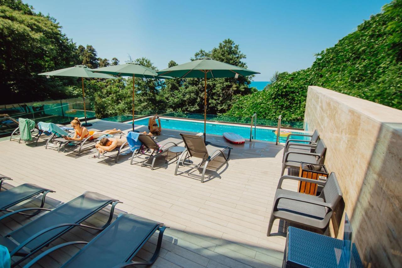Capo Verde Hotel Батуми Екстериор снимка