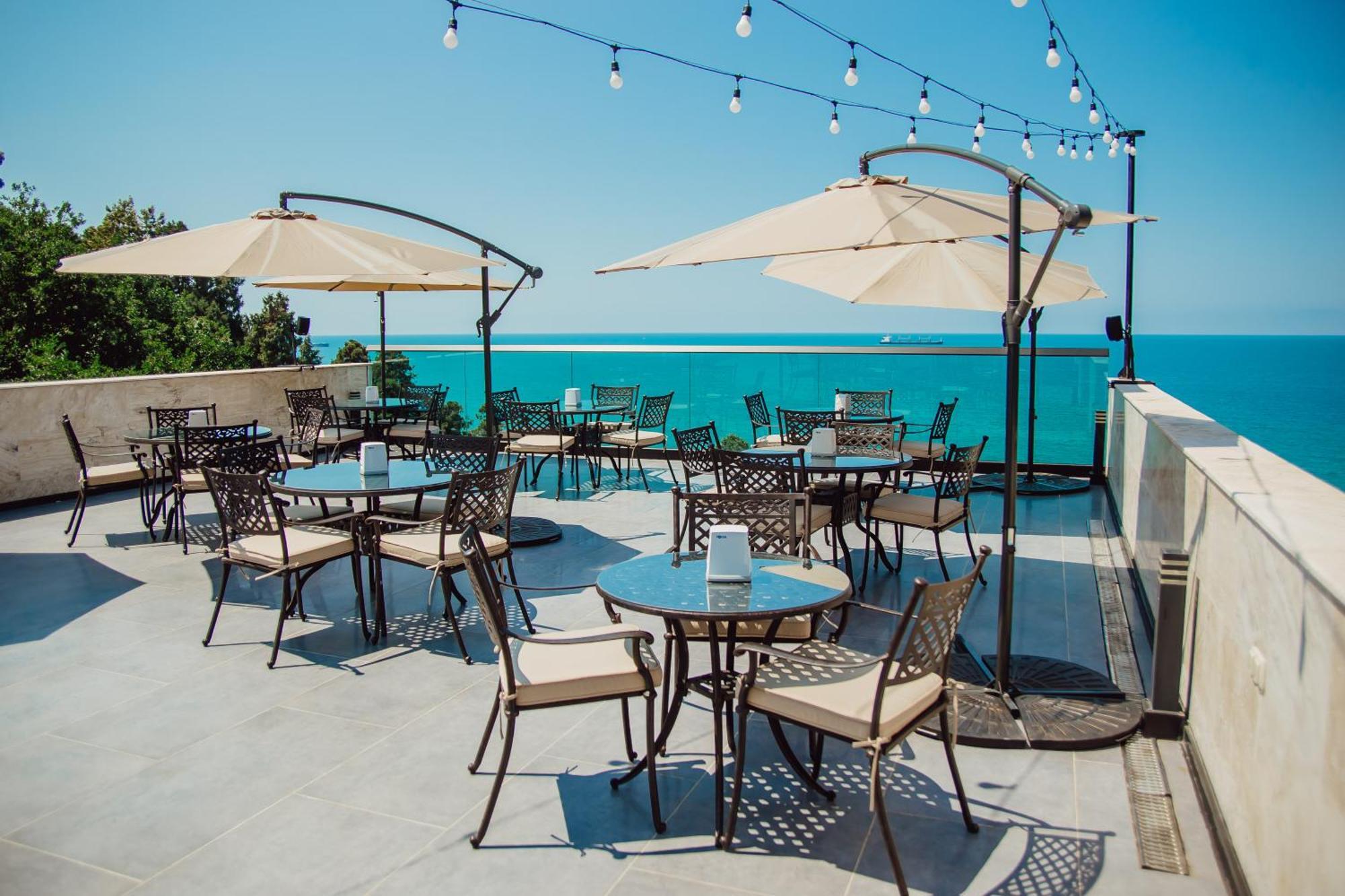 Capo Verde Hotel Батуми Екстериор снимка