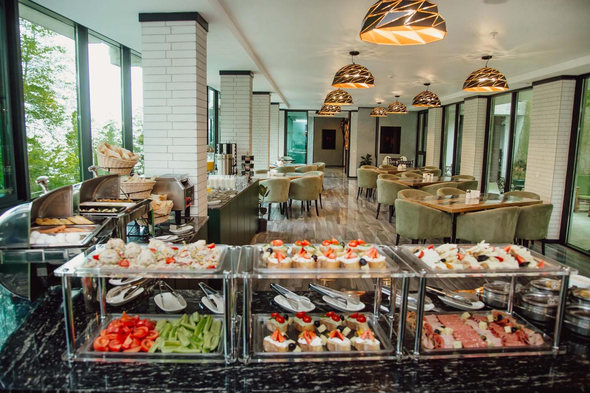 Capo Verde Hotel Батуми Екстериор снимка
