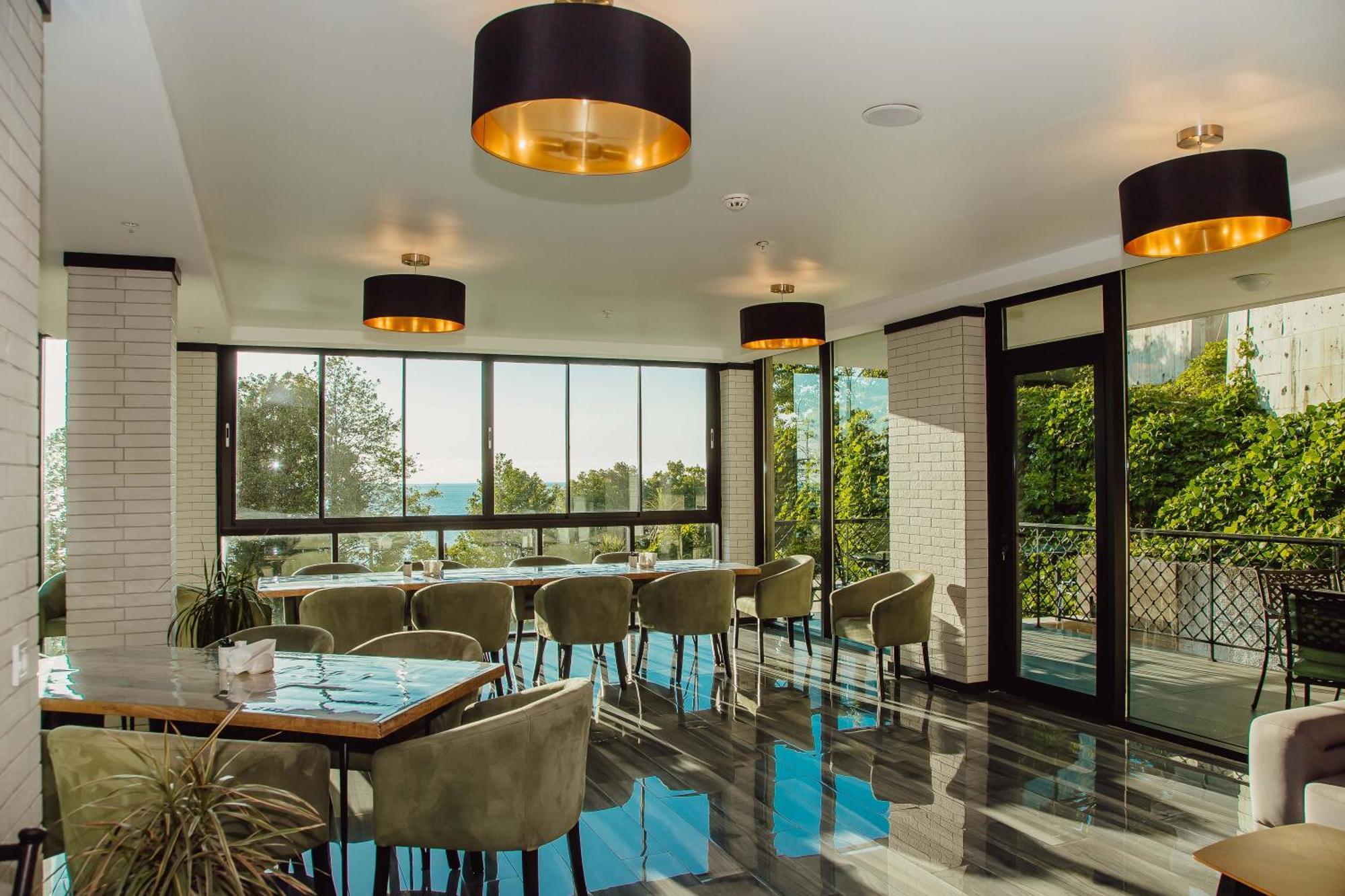 Capo Verde Hotel Батуми Екстериор снимка